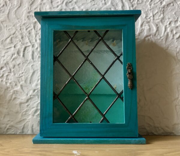 Turkusowa witrynka na klucze